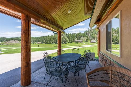 Outlaw Inn - image 12