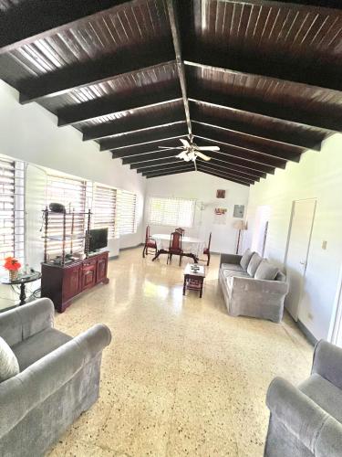 Crescent Lodge in 逍遙海灣