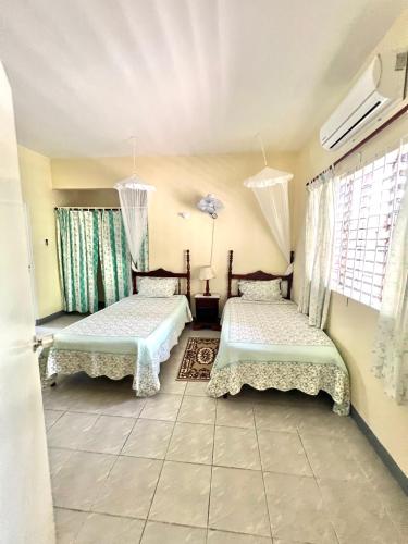 Crescent Lodge in 逍遙海灣