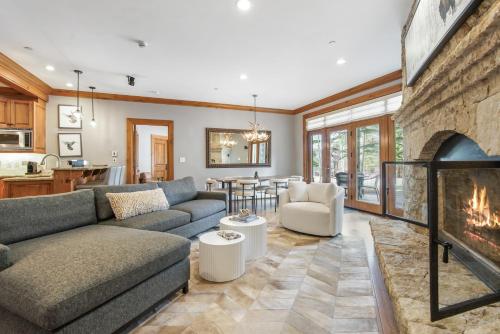 Ski-in Ski-out 1 BRDen in exclusive Horizon Pass condo