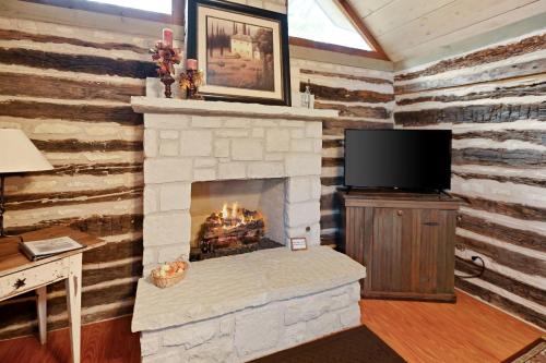 Cabins on Knopp School-Chula Vista Cabin - main image