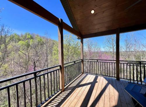 Newly Built 2bed 3bath Cabin w Stunning Mountain Views in Sevierville, USA