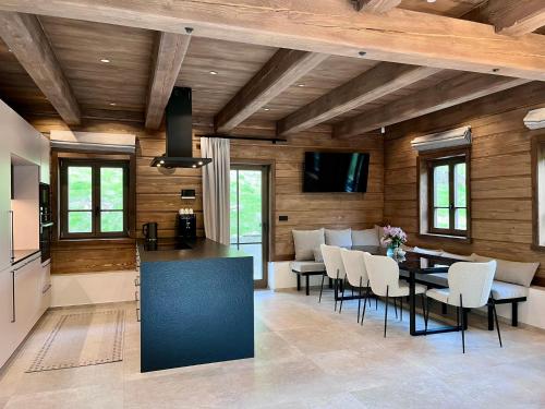 設施, Roubenka Pod hvězdami (Roubenka Pod hvezdami) in 斯特雷茨尼