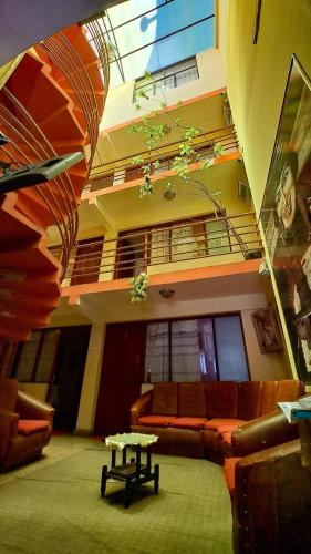 . Hostal La Realeza