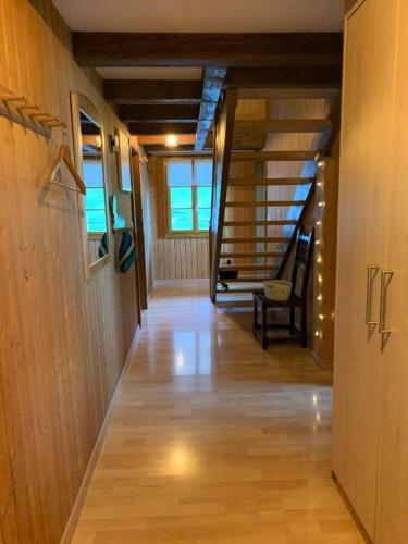 Familienzimmer mit Bergblick in Emetena