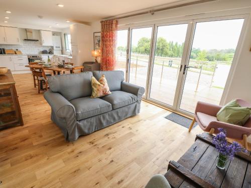 Hotellet från utsidan, Pinot in Nettlestone and Seaview