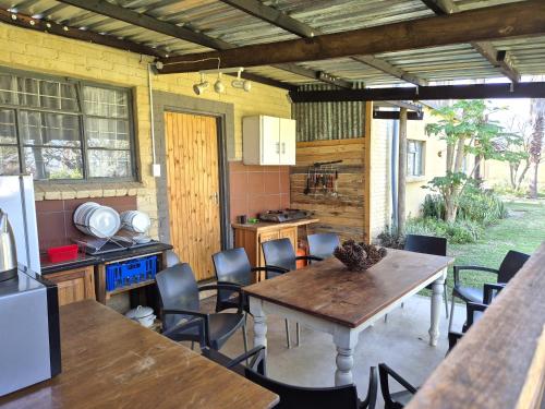 Kitchen, KatiKati Eco Lodge in White River