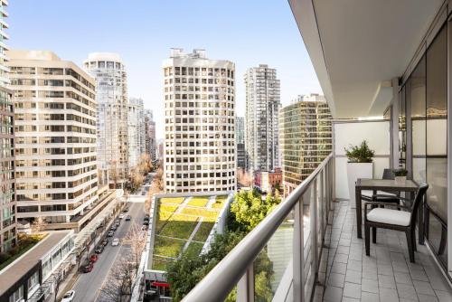 One-Bedroom Deluxe Suite with Balcony image 7
