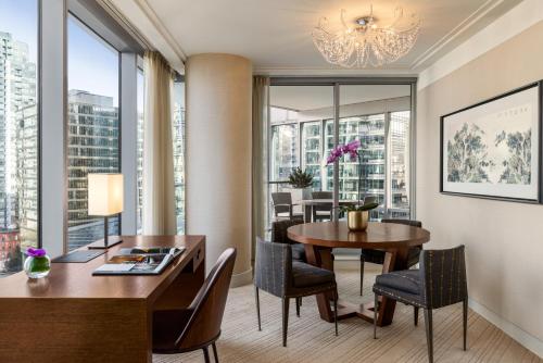 One-Bedroom Premium Suite image 6