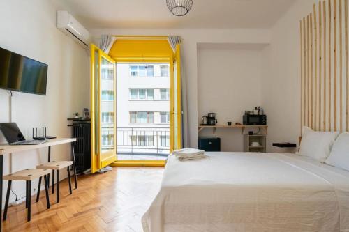 Quiet and Classic Studio with Cismigiu Park view