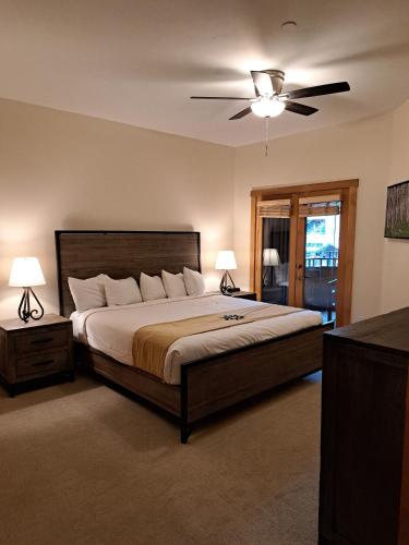 Beautiful 2BR in River Run - Kids Ski Free! condo thumb 4