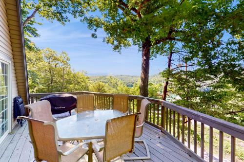 RelaxAwhile Cabins-GetAway Grove in Flat Hollow, USA