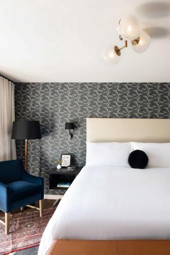 El Dorado Hotel - image 6