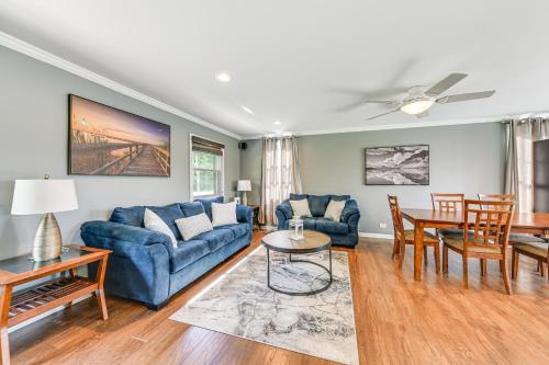 Dock, Kayaks, Game Room Lakefront Antioch Home! in Antioch (TN)