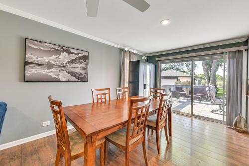 Dock, Kayaks, Game Room Lakefront Antioch Home! in Antioch (TN)