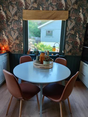 Cozy house with a garden, Child-friendly in Other