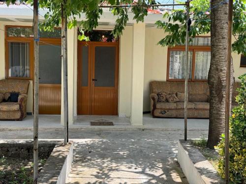 Private Garden House -Central Permet in 佩爾梅特