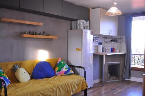 Appt 5mins to Paris Gare de Lyon with terrace 2