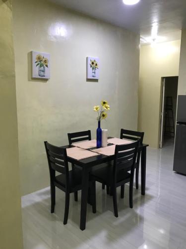 virtuve, m² 3 guļamistaba, 1 privāta vannas istaba Vasarnīca Castillejos
 (Debzyph happy home) in Castillejos