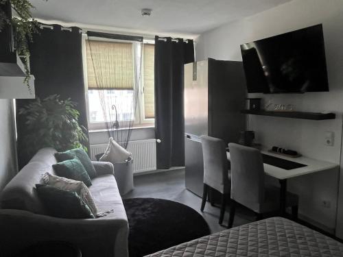APARTMENT 24h CHECK IN - MODERN APARTMENT - STUDIO IN GOOD LOCATED - KLEIN aber FEIN in METROPOLE FRANKFURT, Frankfurt (foto 7)