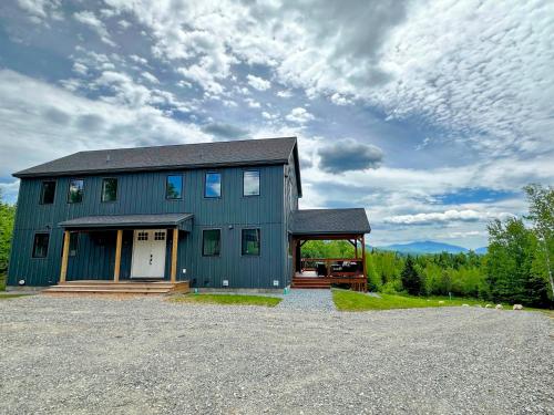 2M New rustic contemporary home with stunning views, great amenities and perfect private location. 2M New rustic contemporary home with stunning views, great amenities and perfect private location.