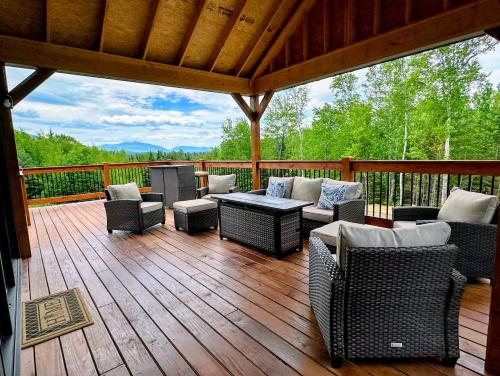 2M New rustic contemporary home with stunning views, great amenities and perfect private location. 2M New rustic contemporary home with stunning views, great amenities and perfect private location.