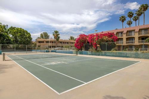Best Western Plus Palm Desert Resort - image 9