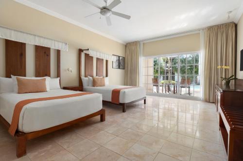 2 double beds