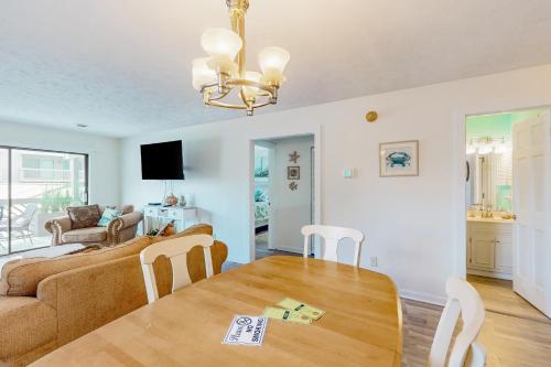 Shipwatch Pointe II P-105