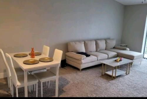 CozyApartment near Sawgrass Mall in Tamarac, USA