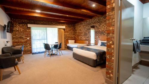 คาเดลล์ ออน เดอะ เมอร์เรย์ รีสอร์ต (Cadell on the Murray Motel Resort) in โมอาม่า