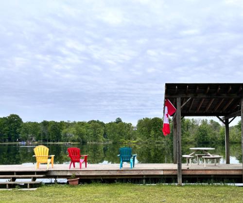 Kilátás, Lakefront Hideaway Resort 10 Total cabins-Lake View, Private Beach in Moore Falls