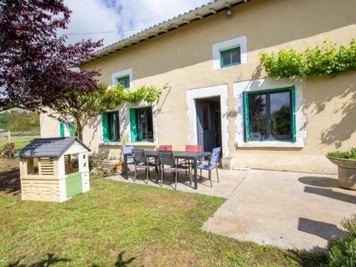 Maison de Campagne Authentique avec Jardin, Proche Vélo Route - Tout Confort en Dordogne - FR-1-616-383 gîte à louer Le Treuil