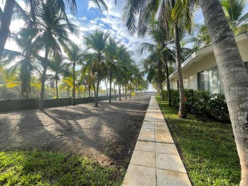 . CH037 Casa Grande con Playa
