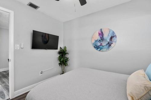 Orlando Oasis, Cozy Stay Near Attractions! in Orlando, USA