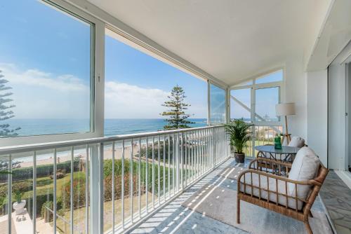 Ban công/sân hiên, Villa Calmamar Cabopino Beachfront in Marbella in Marbella