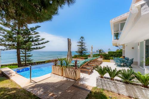Ban công/sân hiên, Villa Calmamar Cabopino Beachfront in Marbella in Marbella