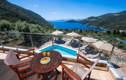 180 Mansion in Mikros Gialos