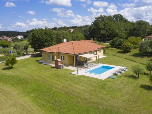 Attractive Villa in Sorici with Swimming Pool