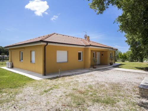 Attractive Villa in Sorici with Swimming Pool