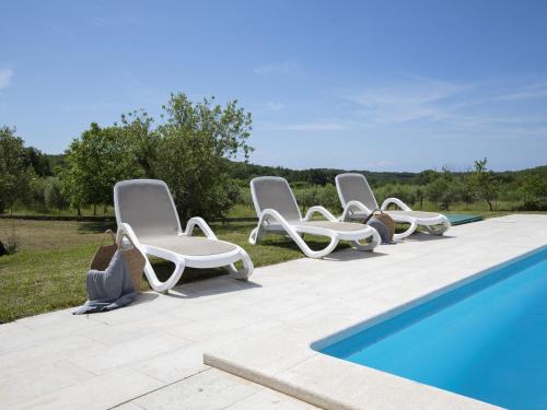 Attractive Villa in Sorici with Swimming Pool