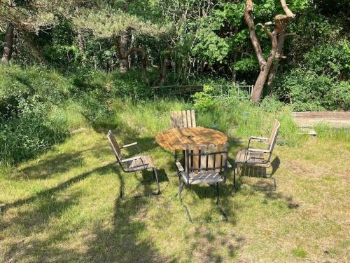 정원, Seaside house in a old farm near Falkenberg, 500m to beach in 크놀라베리엣