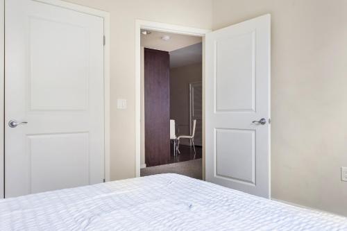 Luxury 2 Bedroom 2 Bathroom With Fitness Center and Pool, Los Angeles (Foto 8)
