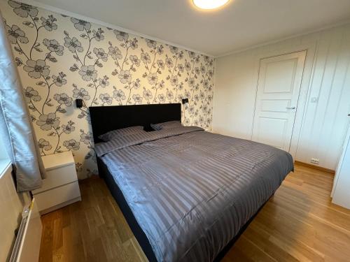 Charming 3-Bedroom Apartment in the Heart of Kristiansund Charming 3-Bedroom Apartment in the Heart of Kristiansund