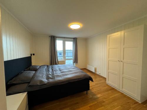 Charming 3-Bedroom Apartment in the Heart of Kristiansund Charming 3-Bedroom Apartment in the Heart of Kristiansund