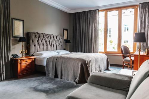 room detail thumbnail 2