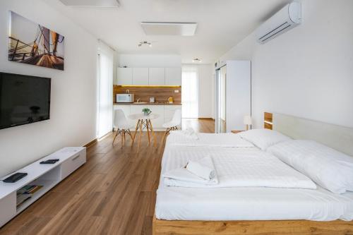 Anchor Apartman by HelloBalatonlelle – Balatonlelle, 