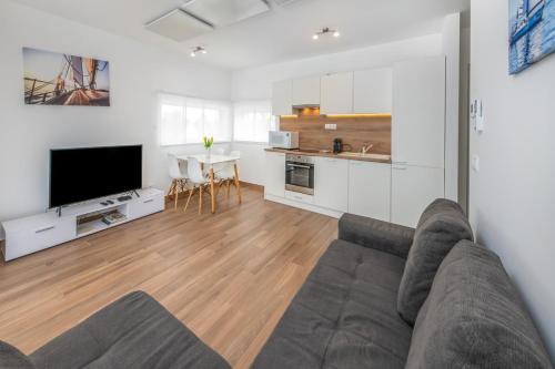 Anchor Apartman by HelloBalatonlelle – Balatonlelle, 