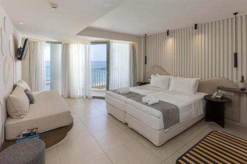 Junior Suite with Sea View room in Alia Beach Hotel by Estia