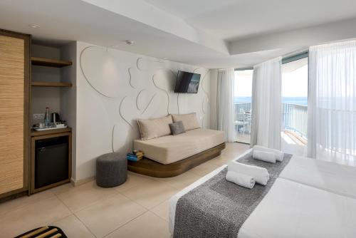 Junior Suite with Sea View image 6